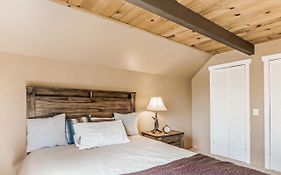 Cougar Lodge